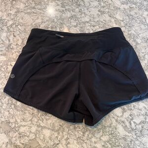 Lululemon Run Times Short II in black Sz 2